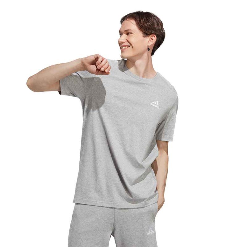 IC9288 3 APPAREL OnModel StandardView greyBackgroundRemoved